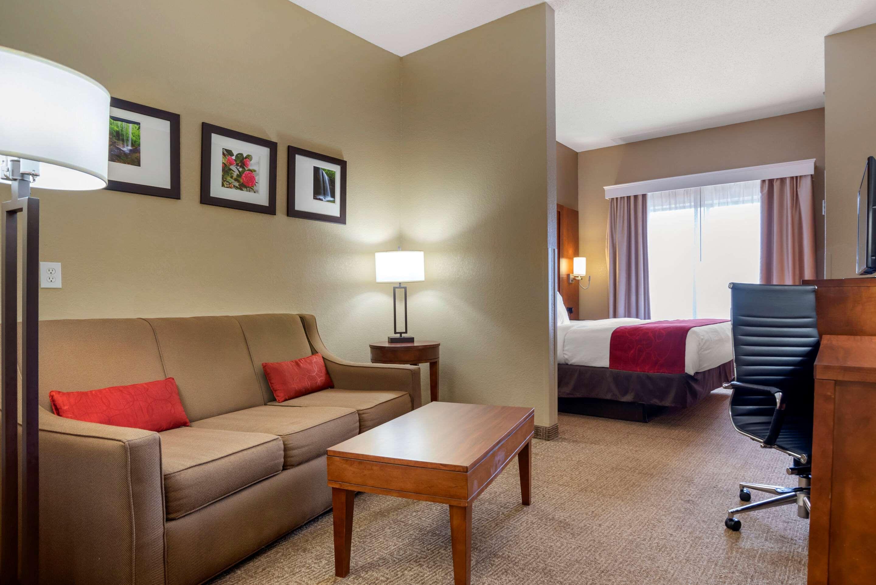 Comfort Suites Oxford I-20 Exit 188 Exterior photo