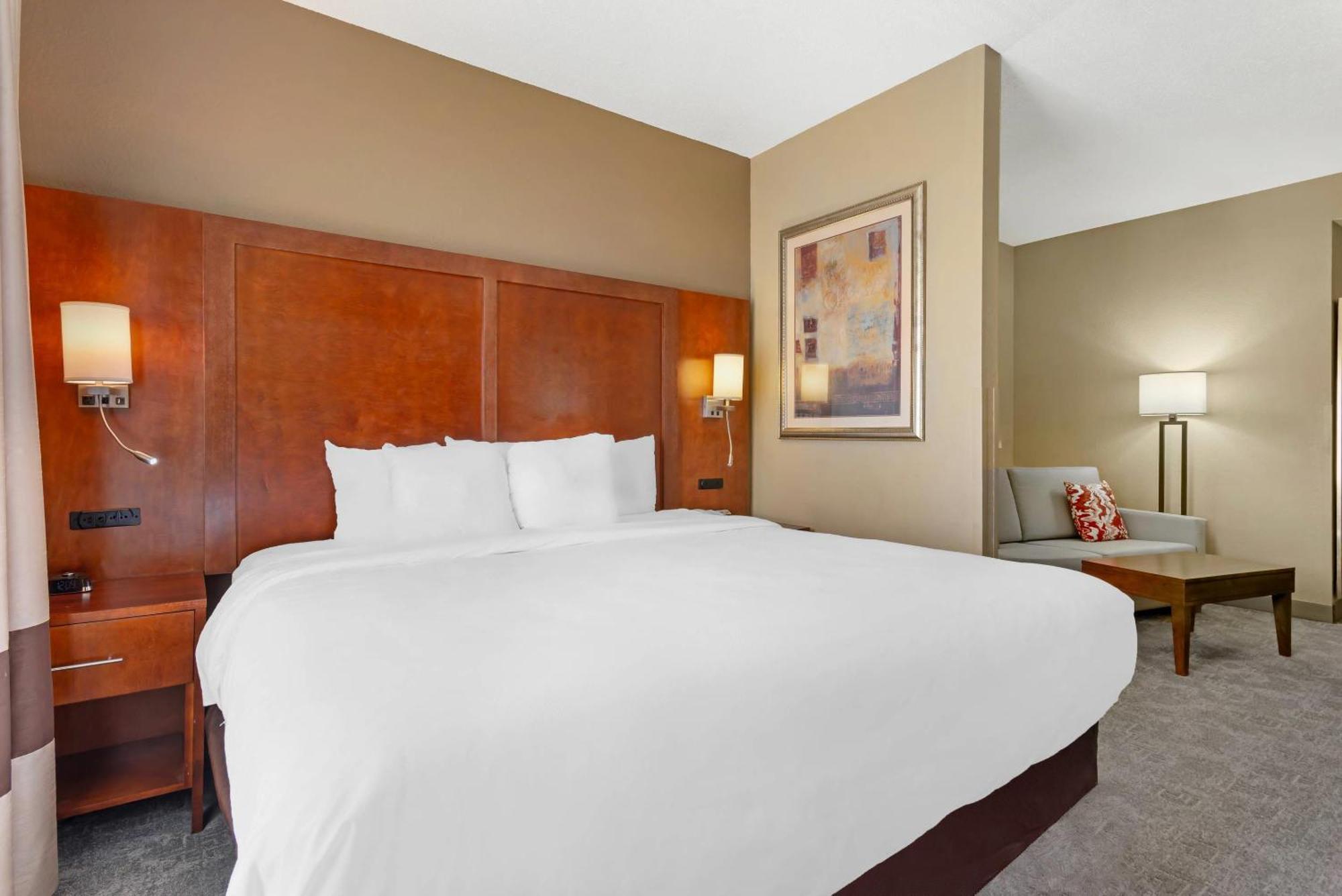 Comfort Suites Oxford I-20 Exit 188 Exterior photo